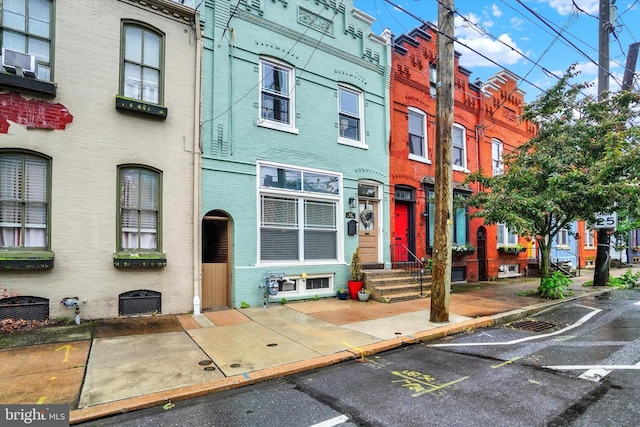 242 E Walnut St, Lancaster, PA 17602 - view of property featuring uncovered parking