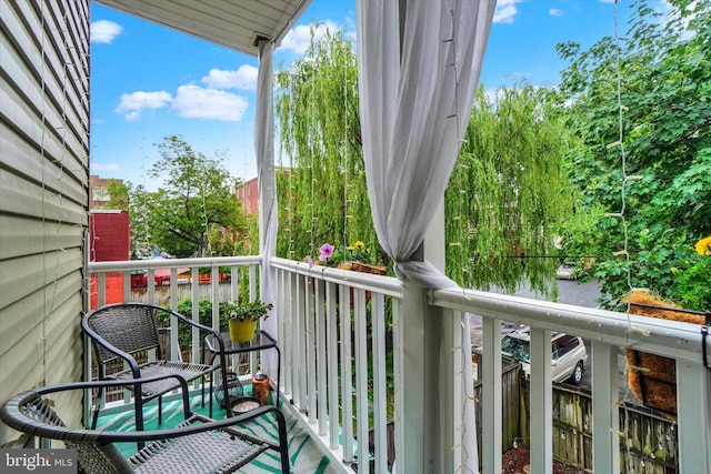 242 E Walnut St, Lancaster, PA 17602 - view of balcony