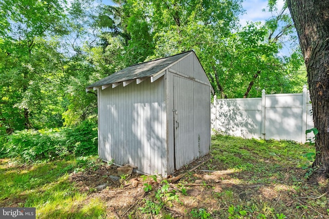 513 Tavenner Ct, Sterling, VA 20164 - view of shed featuring fence