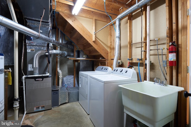 2723 Deer Ridge Dr, Silver Spring, MD 20904 - laundry area featuring washing machine and dryer