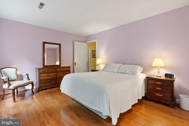 5212 Braywood Dr, Centreville, VA 20120 - bedroom featuring light wood-type flooring