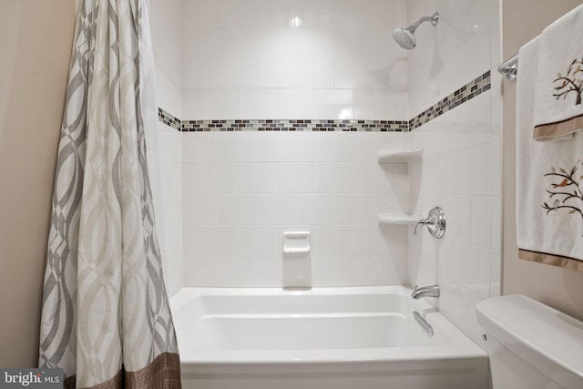 5212 Braywood Dr, Centreville, VA 20120 - full bathroom with shower / bath combination with curtain and toilet