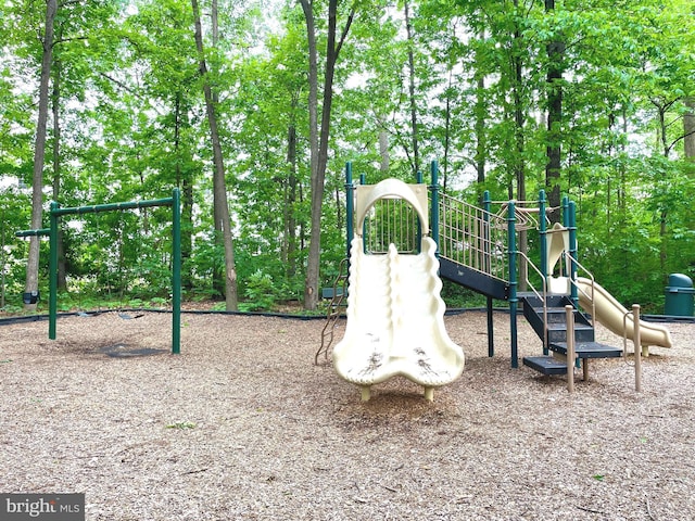 5212 Braywood Dr, Centreville, VA 20120 - view of community playground