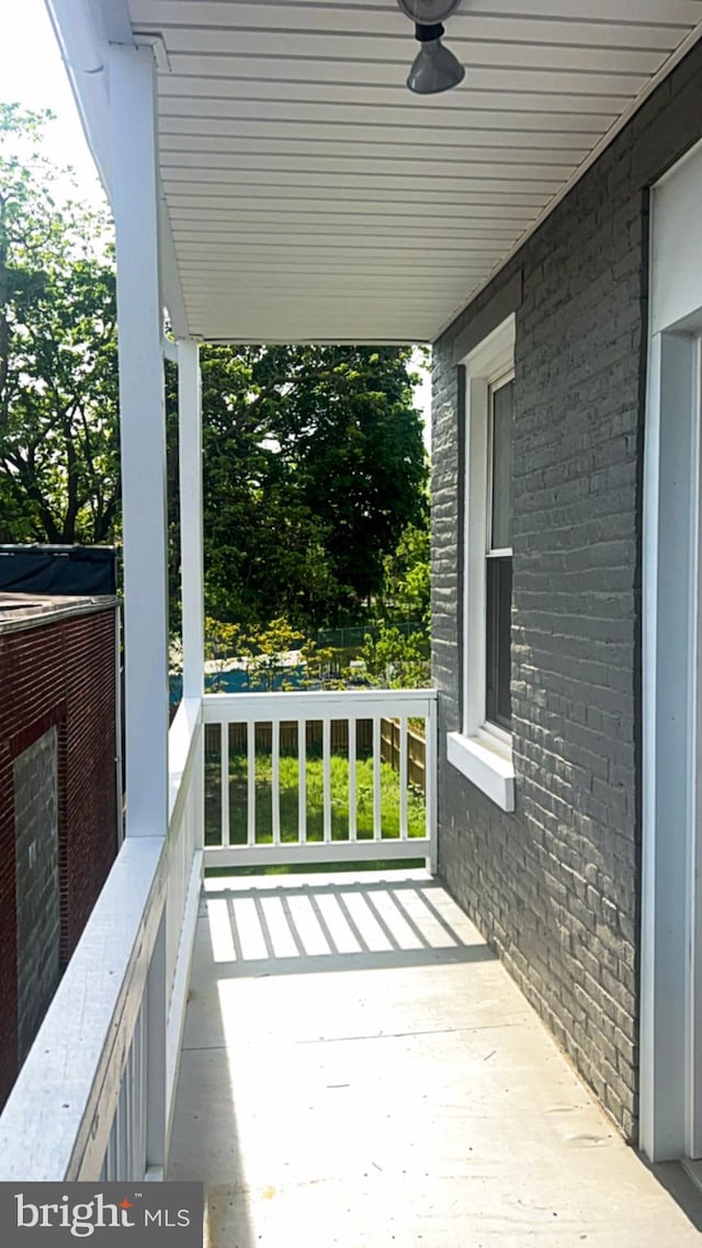 442 S Prince St, Lancaster, PA 17603 - porch featuring ceiling fan