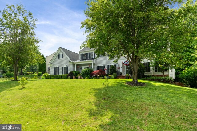 7814 Abbey Oaks Ct, Manassas, VA 20112 - view of front of home featuring a front lawn