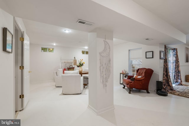 7814 Abbey Oaks Ct, Manassas, VA 20112 - living area with recessed lighting and baseboards