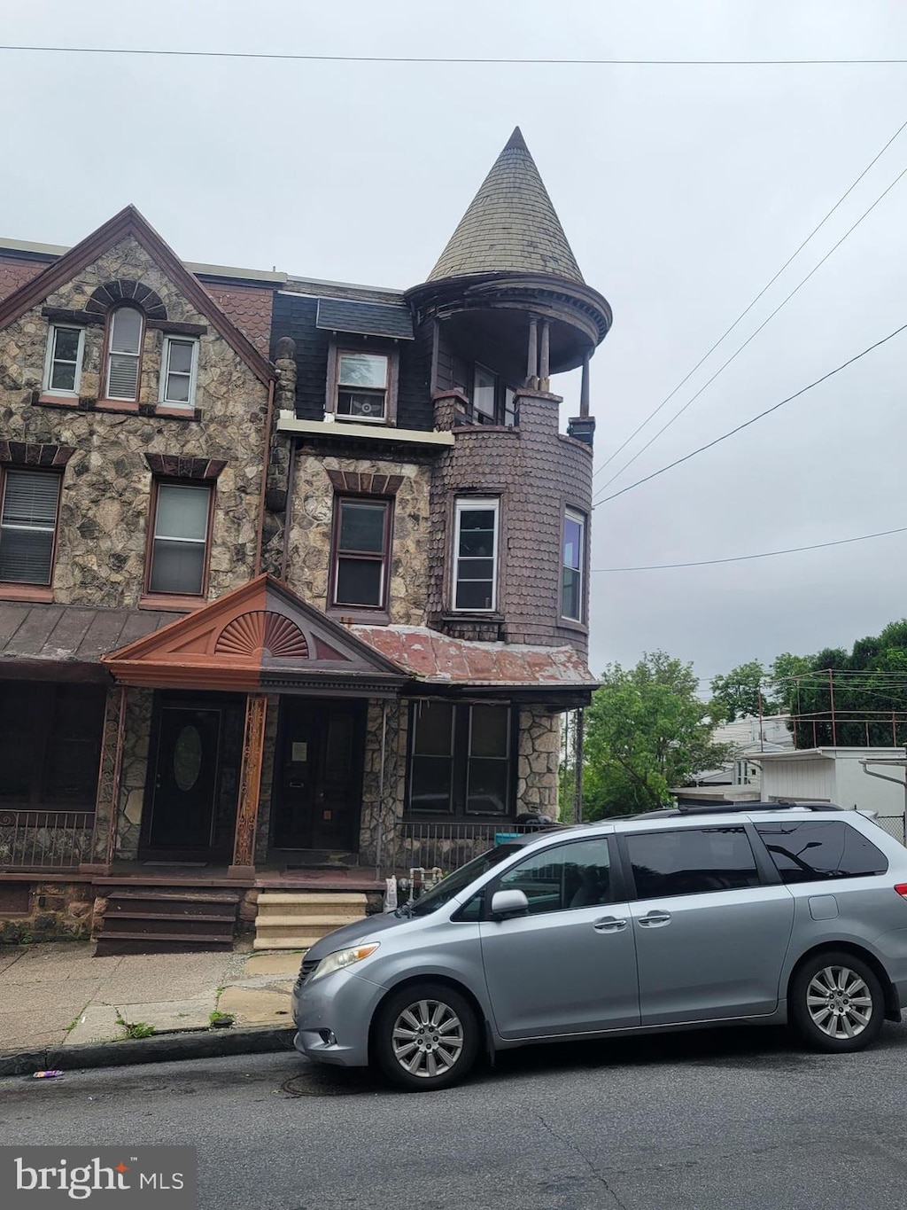 view of front of house featuring stone siding