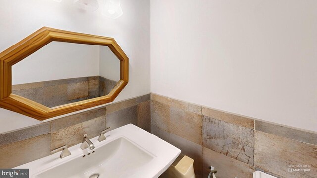 955 Lucabaugh Mill Rd, Westminster, MD 21157 - bathroom with a sink
