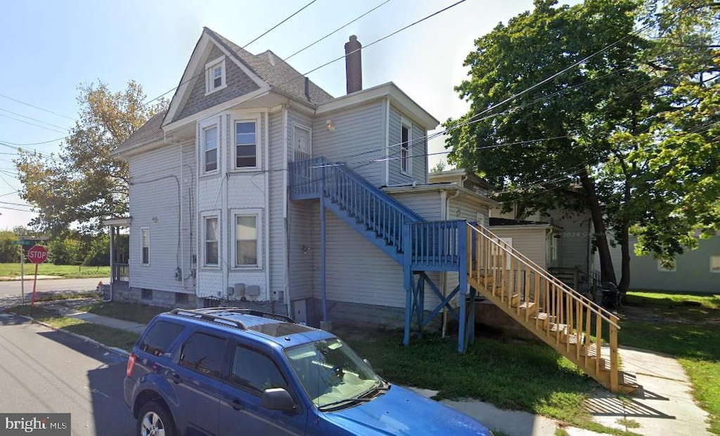 675 N Broad St, Woodbury, NJ 08096 - victorian home with stairs