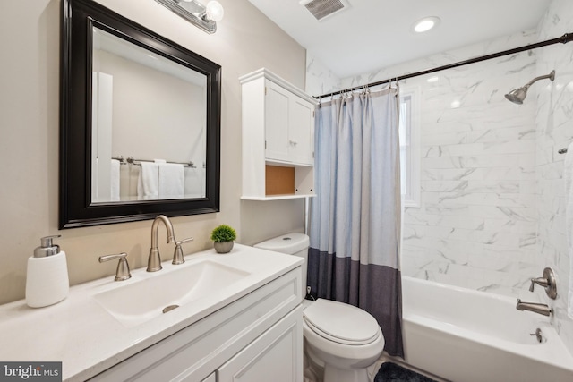 full bathroom with toilet, shower / bathtub combination with curtain, vanity, and recessed lighting