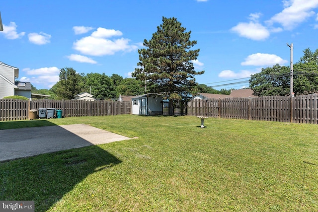 407 Stanford Rd, Fairless Hills, PA 19030 - view of yard with a patio area