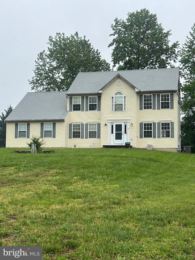 7 Gazelle Pl, New Castle, DE 19720 - colonial home with central air condition unit and a front yard