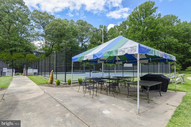 11476 Bronzedale Dr, Oakton, VA 22124 - view of property's community with a tennis court