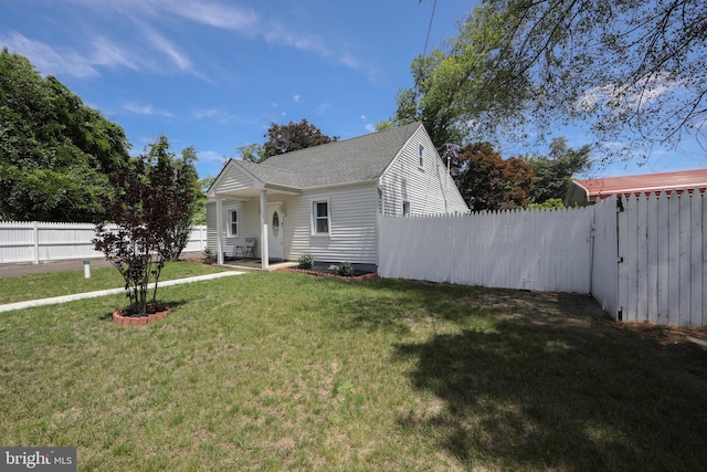 view of front of house with roof with shingles