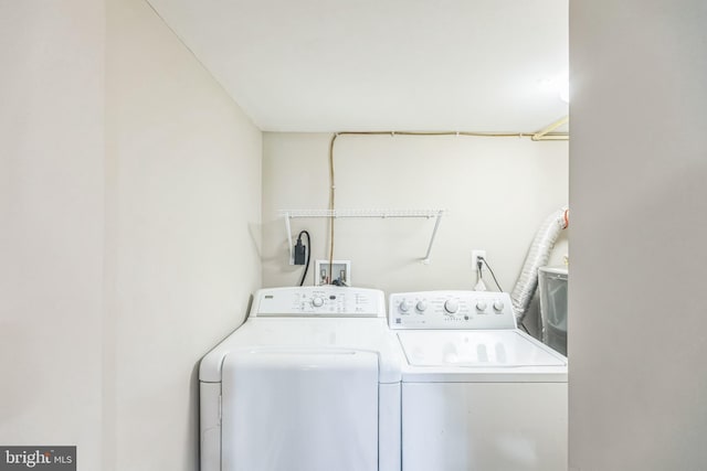 1778 Lang Pl NE, Washington, DC 20002 - laundry room with washer and dryer