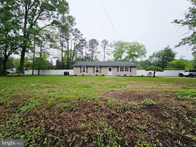 117 Cherry St, Southampton, NJ 08088 - view of front of house with fence