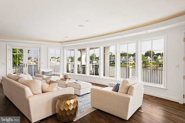 17 Revell St, Annapolis, MD 21401 - living area featuring dark wood-style flooring and a water view