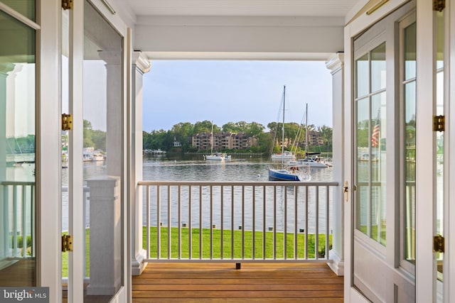 17 Revell St, Annapolis, MD 21401 - unfurnished sunroom with a water view