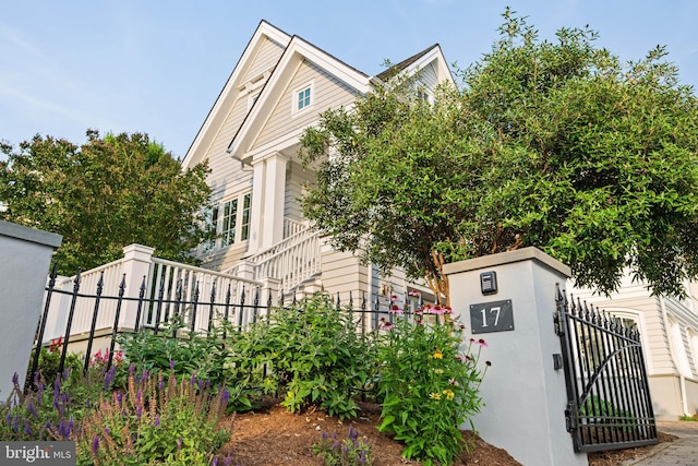 17 Revell St, Annapolis, MD 21401 - view of property exterior with a gate