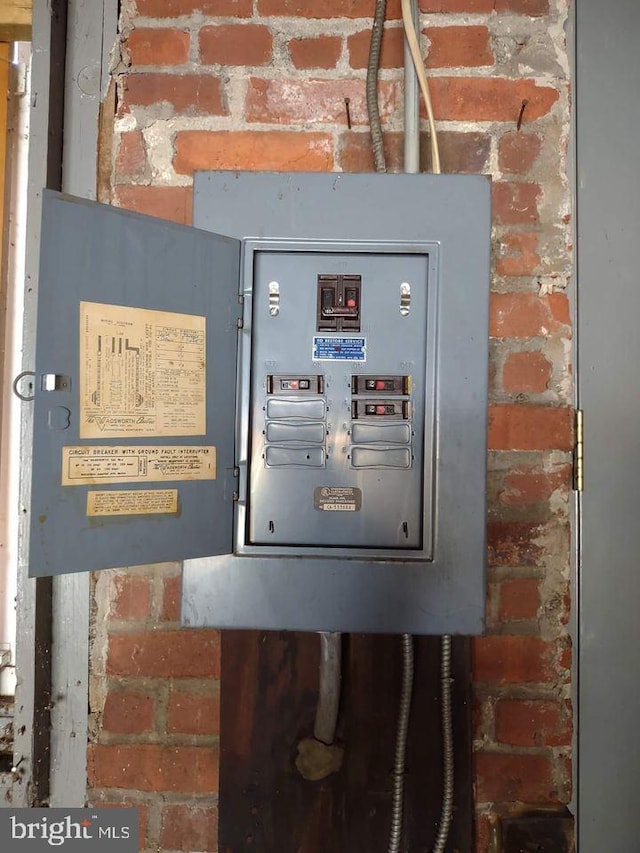 330 Locust St, Reading, PA 19604 - utilities with electric panel