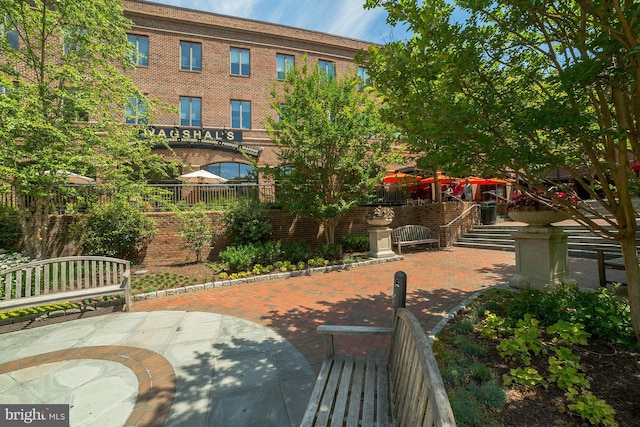 4201 Cathedral Ave NW Unit 916E, Washington, DC 20016 - view of community with fence