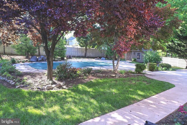 11504 Woodview Ct, Hagerstown, MD 21742 - view of swimming pool