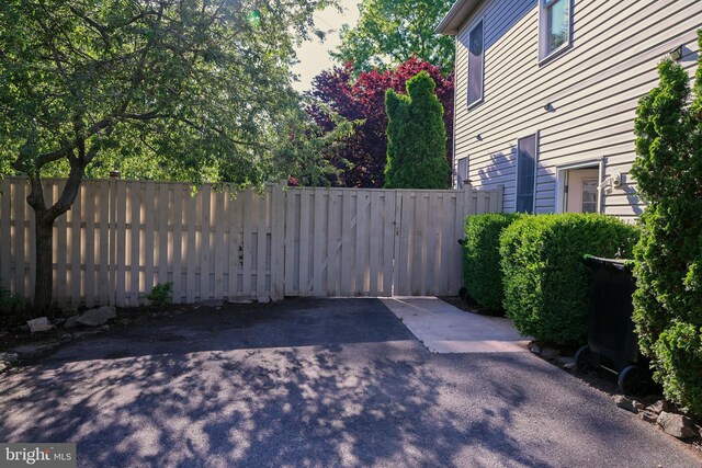 11504 Woodview Ct, Hagerstown, MD 21742 - view of patio / terrace featuring fence