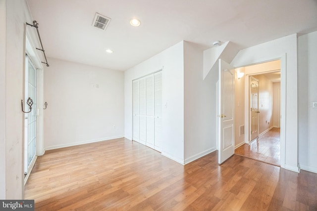 504 Nottingham Pl, Riverside, NJ 08075 - unfurnished bedroom featuring light wood-type flooring, recessed lighting, a closet, and baseboards