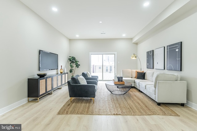 3233 Mercer St, Philadelphia, PA 19134 - living area featuring light wood-style flooring, recessed lighting, and baseboards
