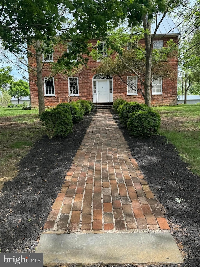 view of front facade with brick siding