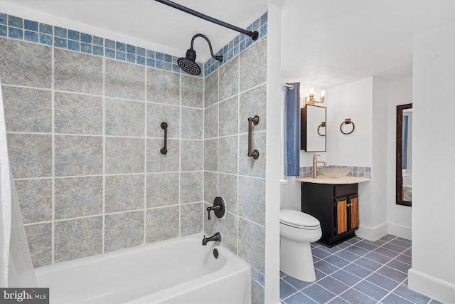 522 Creek Rd, Moorestown, NJ 08057 - full bathroom featuring toilet, shower / bath combo, tile patterned floors, vanity, and baseboards
