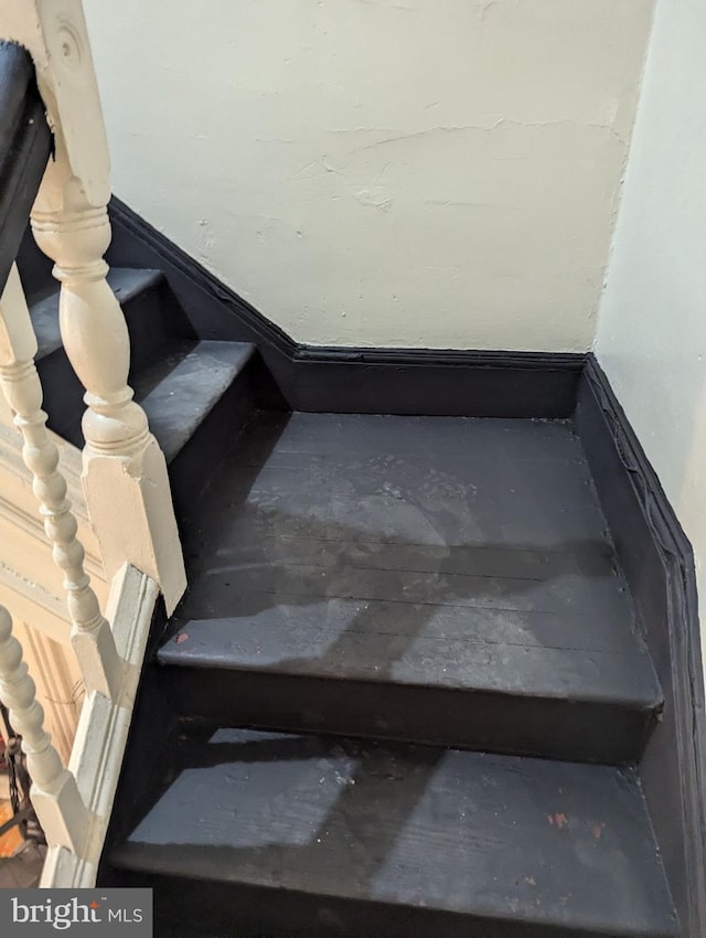 1819 W Ontario St, Philadelphia, PA 19140 - view of staircase