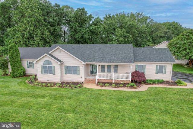 74 Connie Ln, Dover, DE 19901 - ranch-style home with crawl space, covered porch, a shingled roof, and a front yard