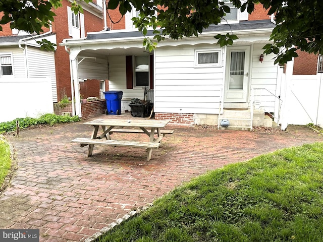 408 Frederick St, Hanover, PA 17331 - view of patio with entry steps