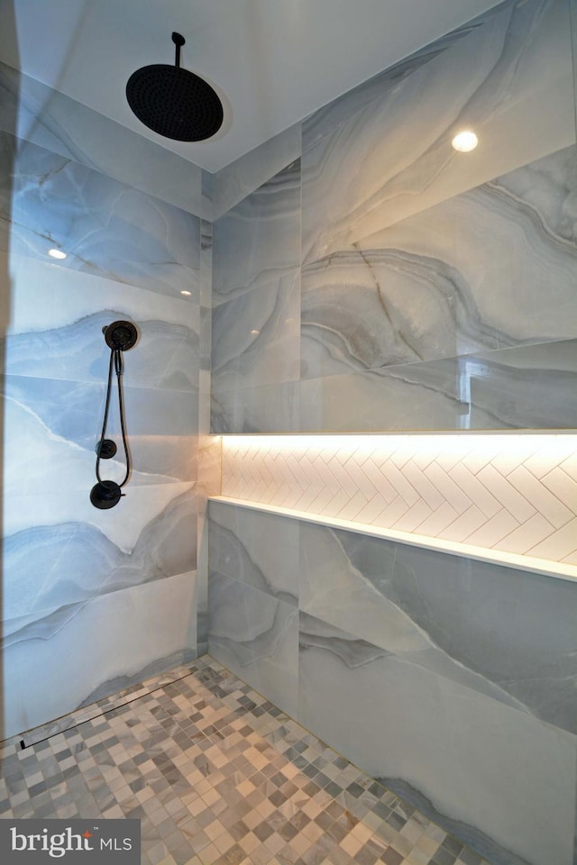 7012 Silverwood St, Philadelphia, PA 19128 - full bath featuring tiled shower