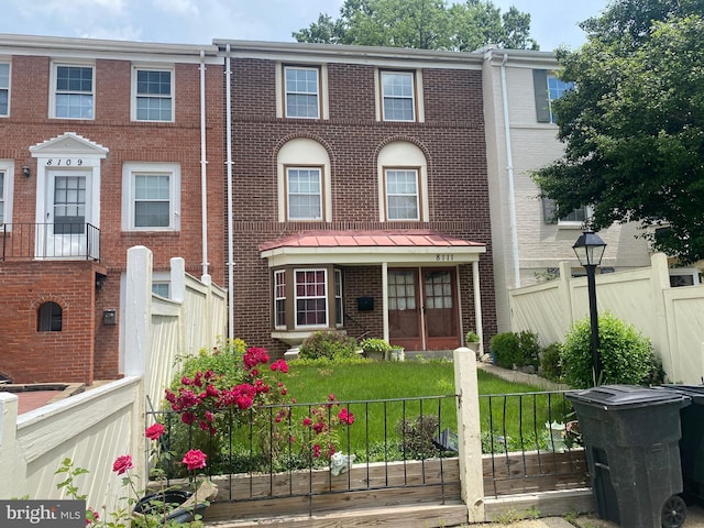 8111 Oaklake Ct, Alexandria, VA 22309 - view of property with brick siding
