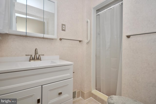8922 Brous Ave, Philadelphia, PA 19152 - full bath with a shower with shower curtain and vanity