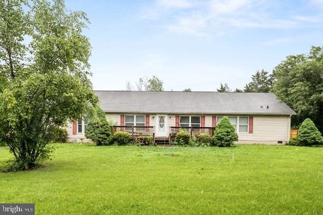 191 Youngs Dr, Front Royal, VA 22630 - single story home featuring a deck, a front lawn, and crawl space
