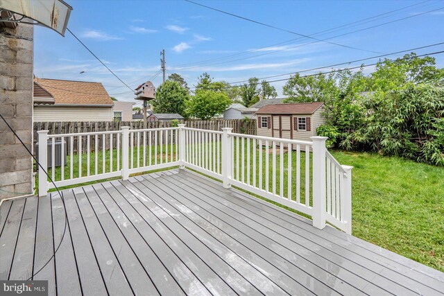 1711 Langley Rd, Baltimore, MD 21221 - wooden terrace featuring an outdoor structure