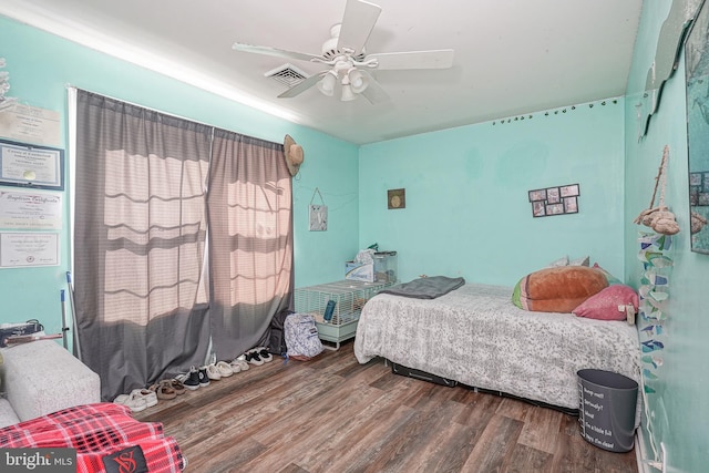 33 Laurel Rd, Millville, NJ 08332 - bedroom with wood finished floors and ceiling fan