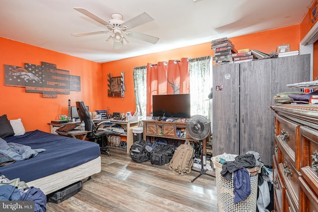33 Laurel Rd, Millville, NJ 08332 - bedroom with wood finished floors and ceiling fan