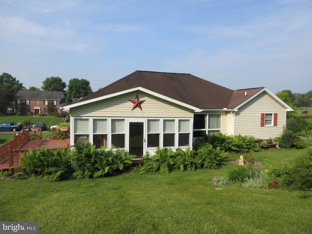 155 Wagon Wheel Ln, Mifflintown, PA 17059 - view of front of home with a front lawn
