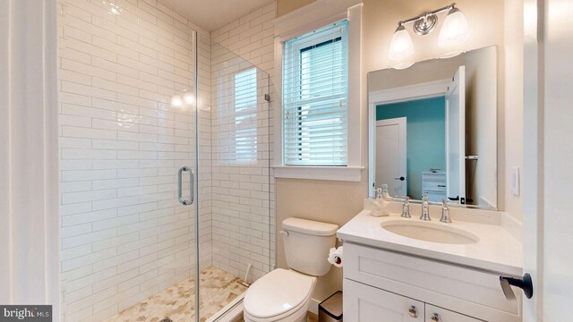 625 Bay Ave, Ocean City, NJ 08226 - full bath featuring a stall shower, toilet, and vanity