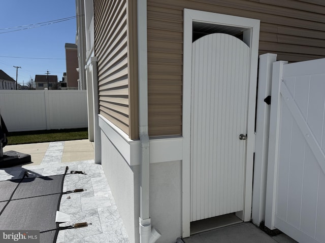 625 Bay Ave, Ocean City, NJ 08226 - entrance to property featuring fence, a gate, and a patio area