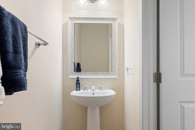 43008 Paris Gap Sq, Ashburn, VA 20148 - view of bathroom