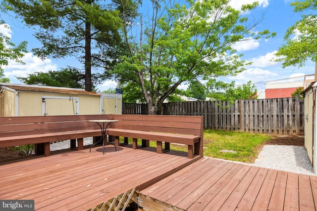 370 Juniper Ct, Herndon, VA 20170 - deck with a fenced backyard, an outbuilding, and a shed