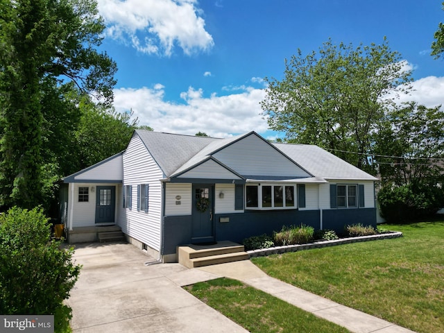 38 Ward Ave, Audubon, NJ 08106 - view of front of property with a front yard and concrete driveway