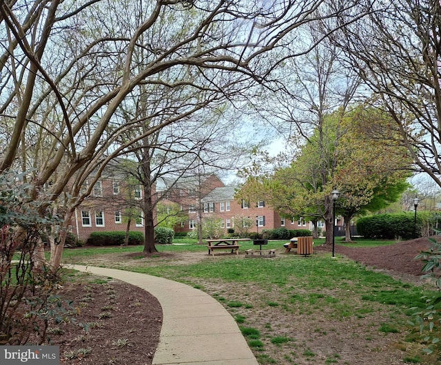 1413 Belle View Blvd Unit C1, Alexandria, VA 22307 - surrounding community with a lawn