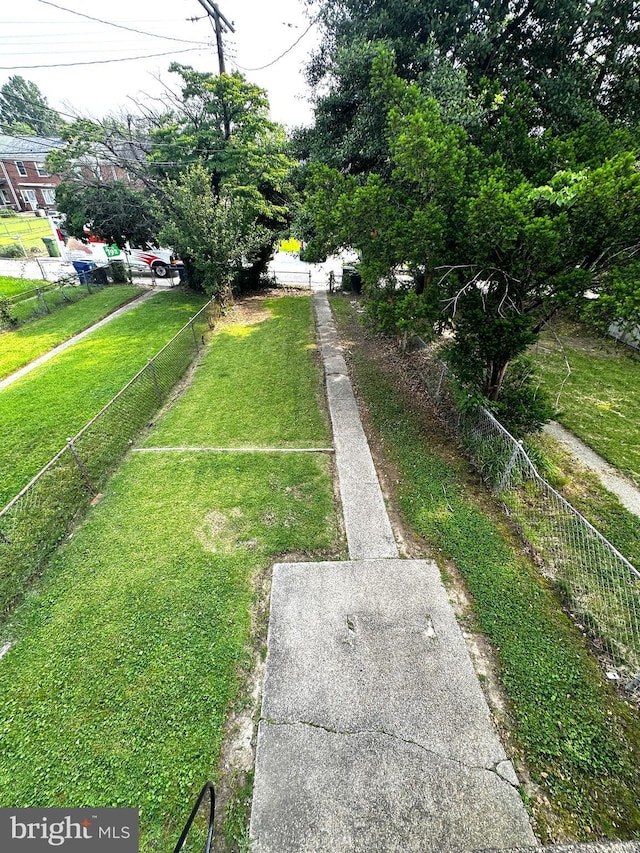 912 Evesham Ave, Baltimore, MD 21212 - view of yard