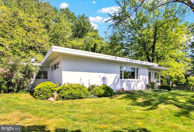 400 Hill Cir, Reading, PA 19607 - view of side of property featuring a yard